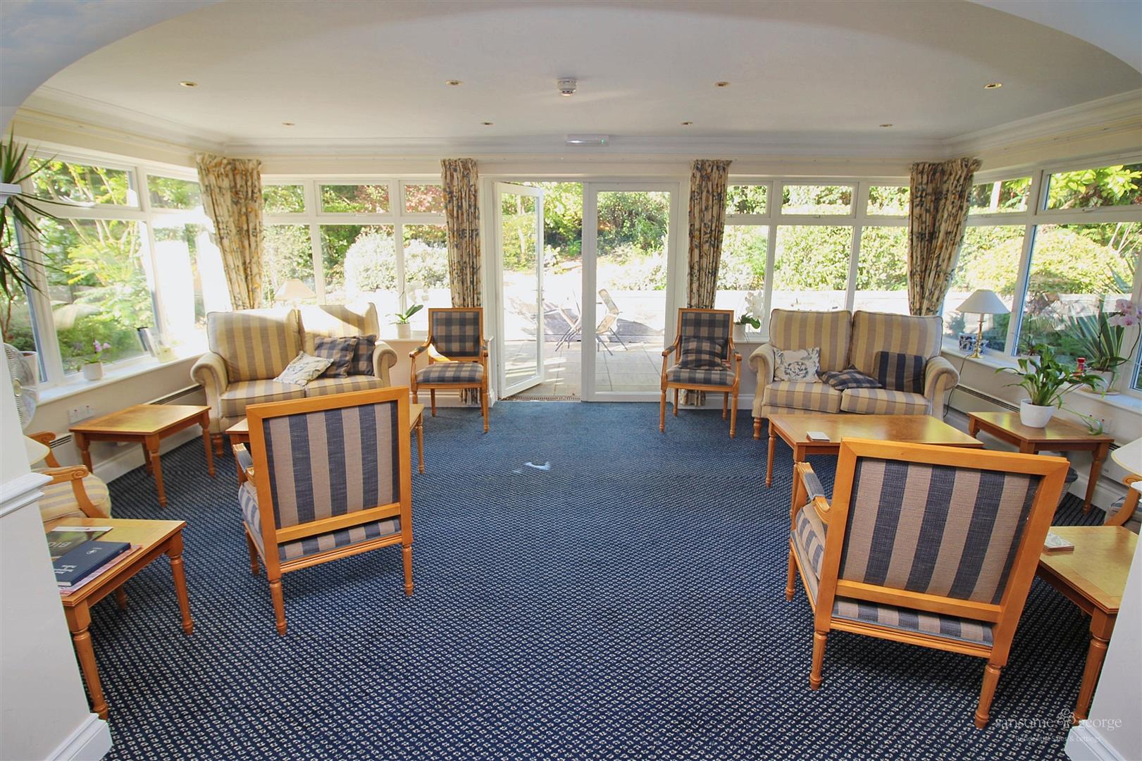 Bath Road, Calcot, Reading
